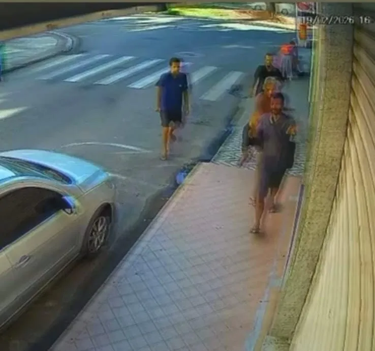 Vídeos: mulher é agredida em São Silvano e suspeito acaba espancado por populares na Rodovia do Café, em Colatina