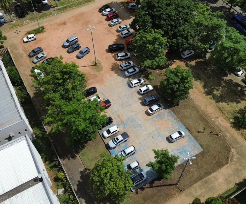 A decadência da Praça Sol Poente: de símbolo cultural e gastronômico de Colatina a estacionamento improvisado