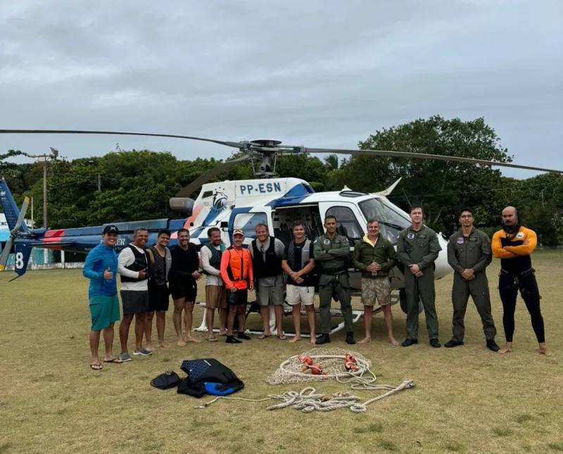 Drama no mar: homem é resgatado a 3 km da costa após jetski virar em Regência, em Linhares