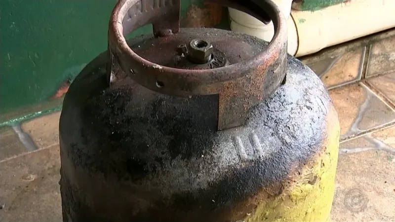 Homem ameaça incendiar moradia de trabalhadores com botijão de gás aberto em Colatina