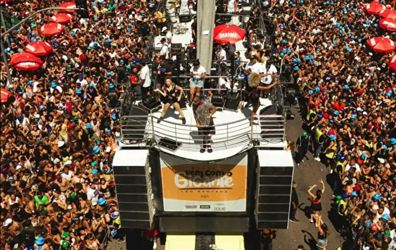 Turistas do Rio de Janeiro, Minas Gerais e de Brasília lotam hotéis de Guriri para o Carnaval