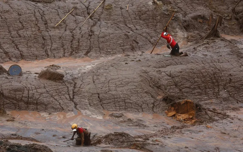 Atenção: justiça inglesa exclui 240 mil autores de ação contra a BHP por tragédia de Mariana