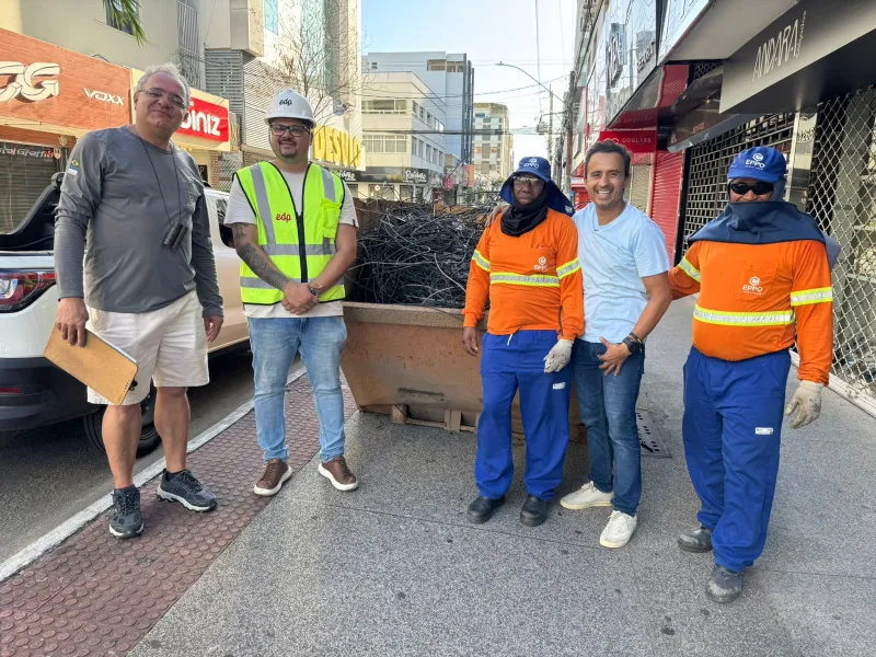 Veja os locais que serão interditados no Centro de Linhares neste domingo para retirada de fios inutilizados