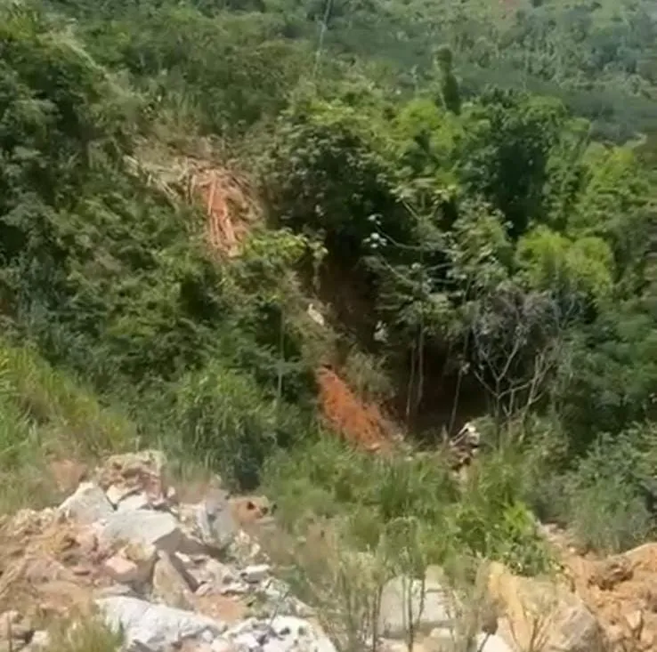 Tragédia na ES-164: tombamento de caminhão deixa dois mortos em Baixo Guandu