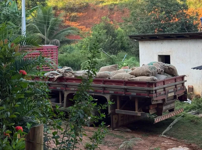 Ex-funcionário é suspeito de furtar café em fazenda e polícia recupera parte da carga em Linhares
