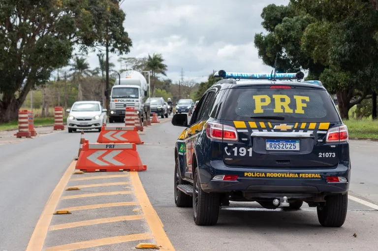 PRF amplia uso de câmeras com inteligência artificial na BR-101 no ES e já flagra centenas de infrações