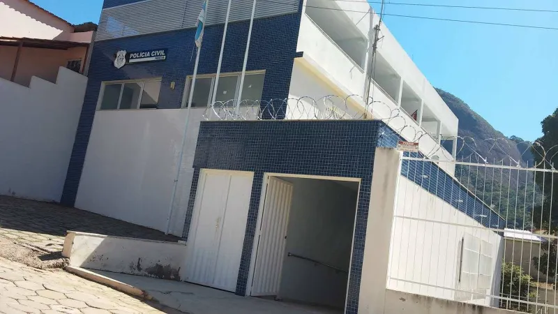 Dois homens são presos durante investigação sobre tiros contra bar em Pancas