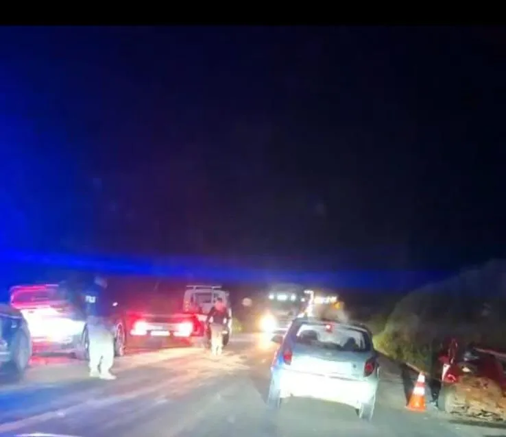 Vídeo: colisão frontal entre três veículos deixa morto e feridos entre Acioli e Baunilha, em Colatina