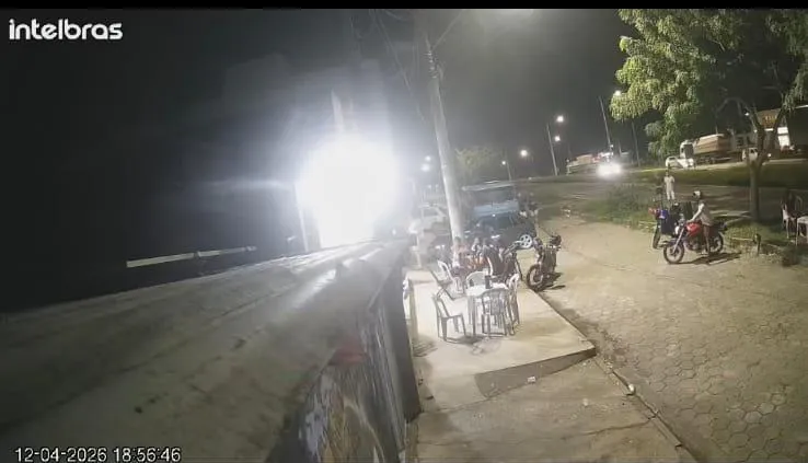 Vídeo revela instante em que mulher é atingida por veículo no Norte do ES