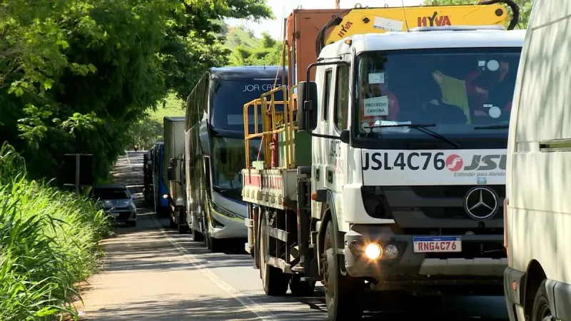 Obras na Ponte Fontenelle atrasam e motoristas enfrentam filas diárias entre Colatina e Baixo Guandu