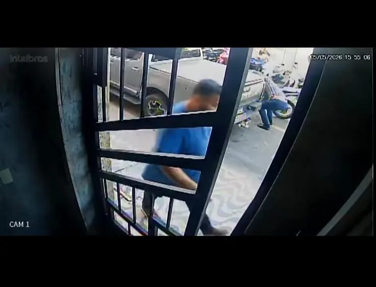 Drone cai em rua de Colatina e acaba furtado por motociclista no Centro da cidade