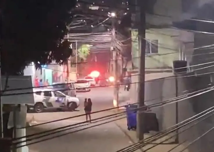 Homem é morto com rajada de tiros dentro de carro em Colatina