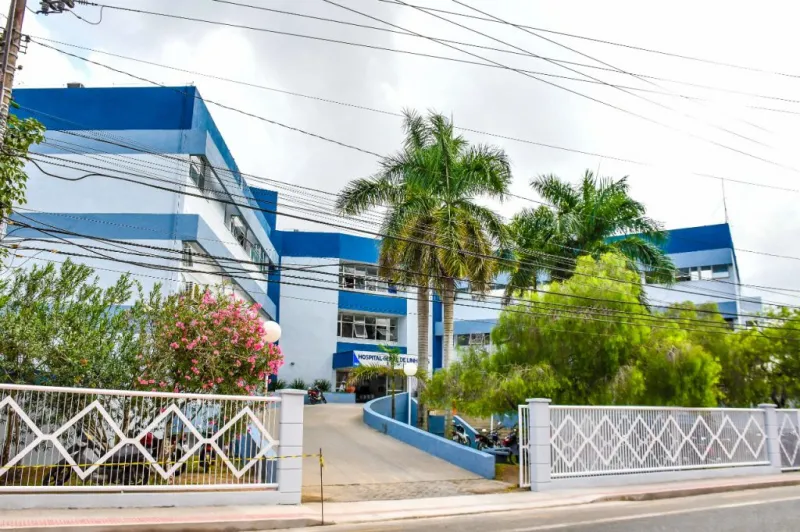 Homem causa tumulto, ameaça funcionários e danifica estrutura do Hospital Geral de Linhares