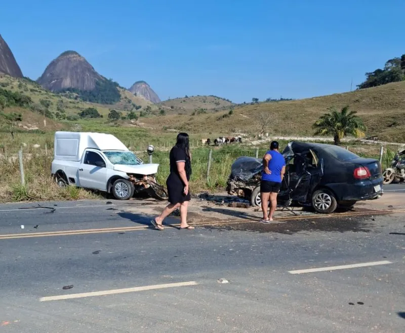 A caminho do trabalho, mulher morre em grave acidente na ES-080