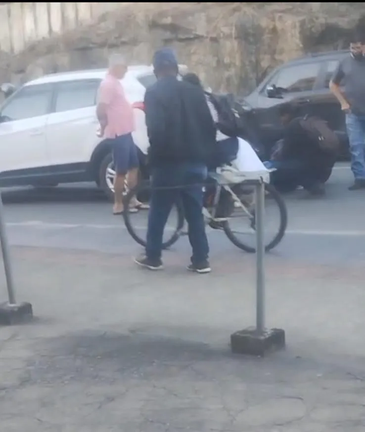 Dois acidentes com motocicletas chamam atenção em Colatina; pai se desespera ao encontrar filha desacordada após queda