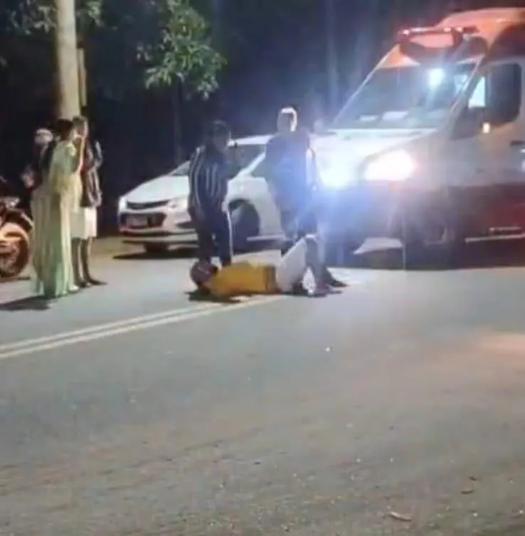 Vídeo: uma semana após acidente com criança, motociclista volta a cair no mesmo local em Colatina