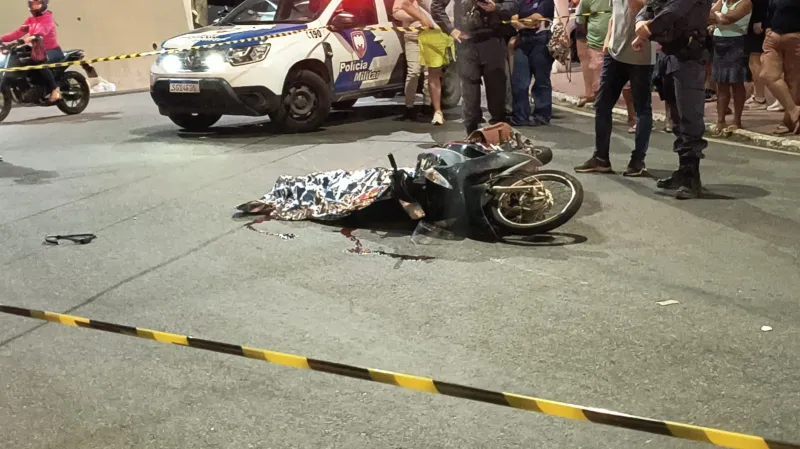 Jovem profissional da saúde morre após cair de moto e ser atingida por ônibus em Colatina