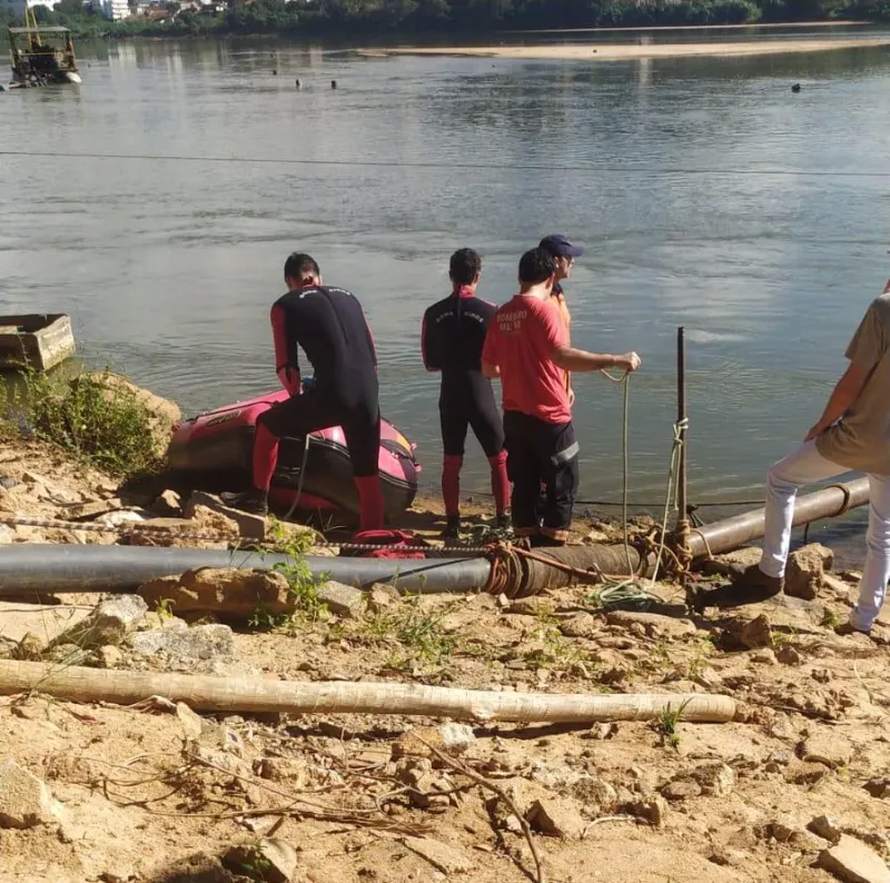 Corpo é encontrado preso a draga no Rio Doce, nesta segunda-feira (29)