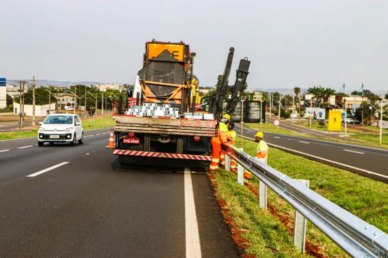 Após 22 mortes de pedestres, BR-101 ganha barreiras para impedir travessias irregulares em Linhares