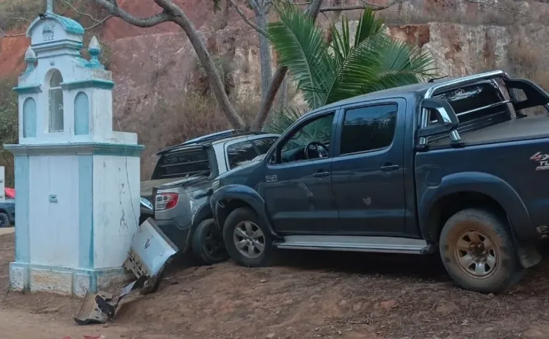 Motorista embriagado atropela três pessoas durante festa em Santa Teresa e acaba preso