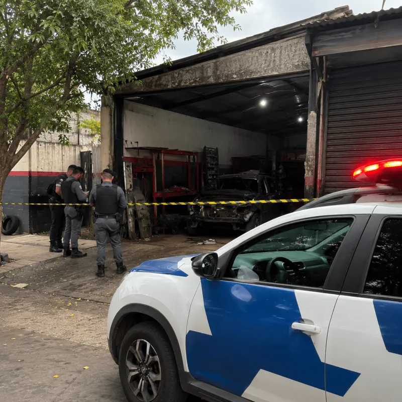 Casa de homem morto a tiros em Colatina escondia submetralhadora e rádios comunicadores