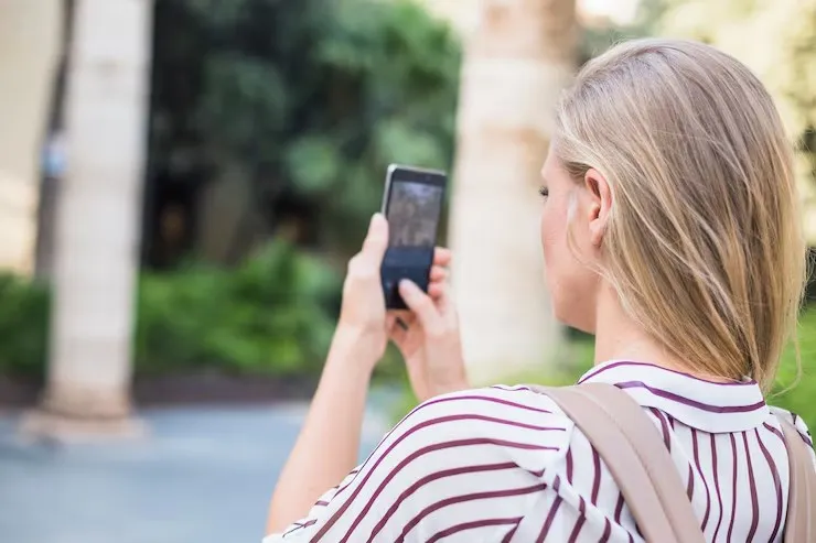 Mulher denuncia divulgação de fotos e vídeos íntimos após suposto acesso indevido ao celular em Colatina
