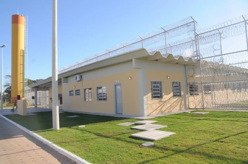 Novos presos admitem agressões e relato aponta que detentos teriam incentivado assassinato dentro de presídio em São Domingos do Norte
