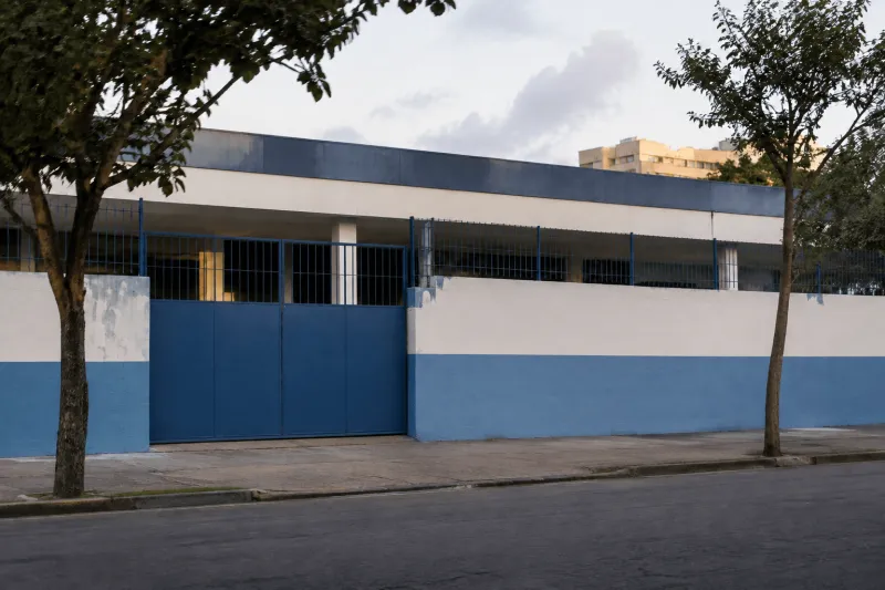 Moradores denunciam briga entre mulheres adultas na porta de escola em Colatina