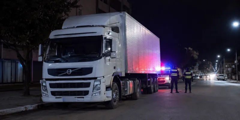 Caminhoneiro é detido após dirigir em zigue-zague e admitir consumo de álcool em Colatina