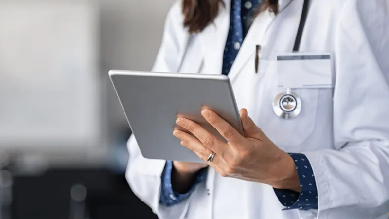 Golpistas usam nome de médico e fazem vítima perder R$ 1,3 mil em Colatina