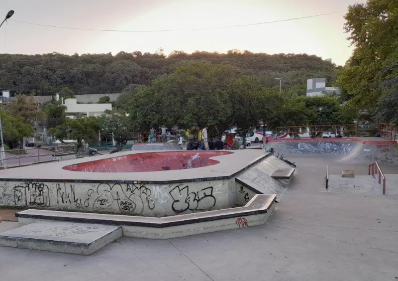 Dupla armada rende homem, faz vítima realizar vários Pix e a agride na Beira-Rio, em Colatina