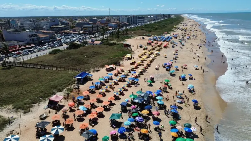 Guriri anuncia Claudia Leitte, Belo, Léo Santana e Jota Quest para o verão 2027; veja as datas dos shows
