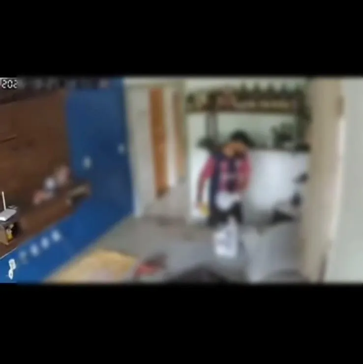 Homem furta TV de 55 polegadas de residência em Colatina e é flagrado por câmeras de segurança