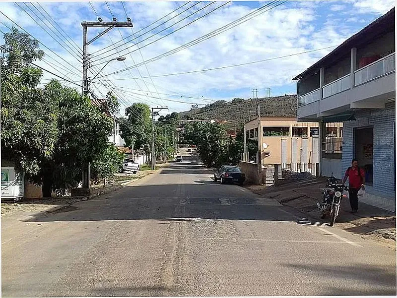 Homem escala grade, quebra janela e invade empresa em Colatina