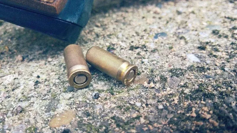 Noite de medo em Colatina: homem dispara cinco tiros em distribuidora de bebidas e foge