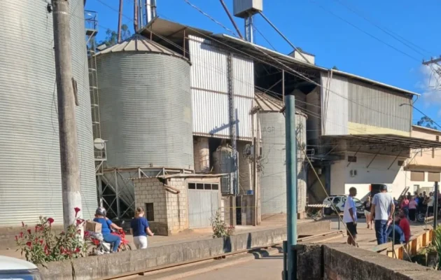 Homem-morre-soterrado-em-silo-1000x582