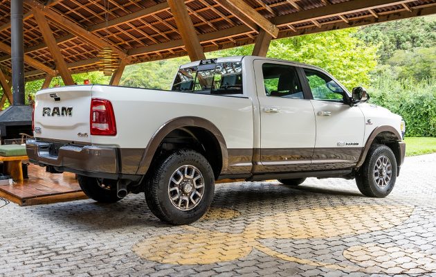 Ram-3500-Limited-LongHorn_2